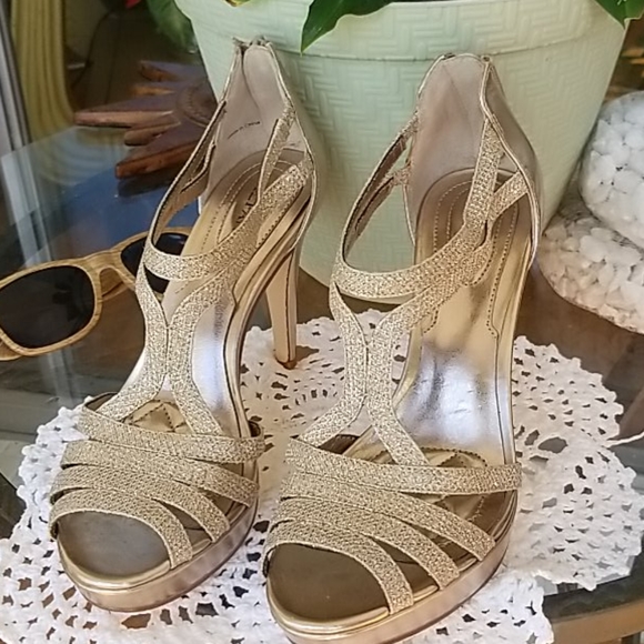 Alfani Shoes - COPY - Alfani Gold flash glitter heels NWOT